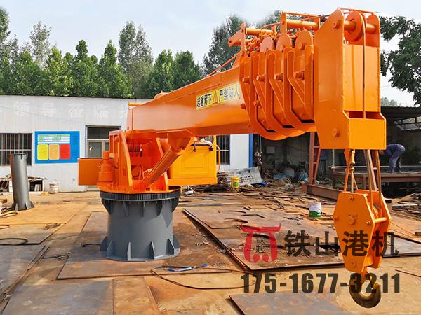 江西新余甲板起重機(jī)廠家船用起重機(jī)如何進(jìn)行裝卸貨物？